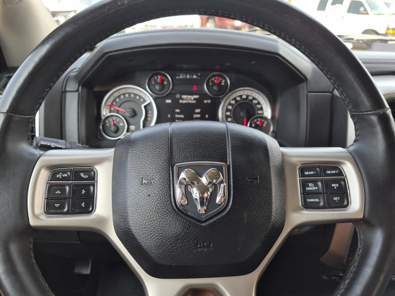 2018 RAM 1500 Laramie Crew Cab 4x4 5'7" Box