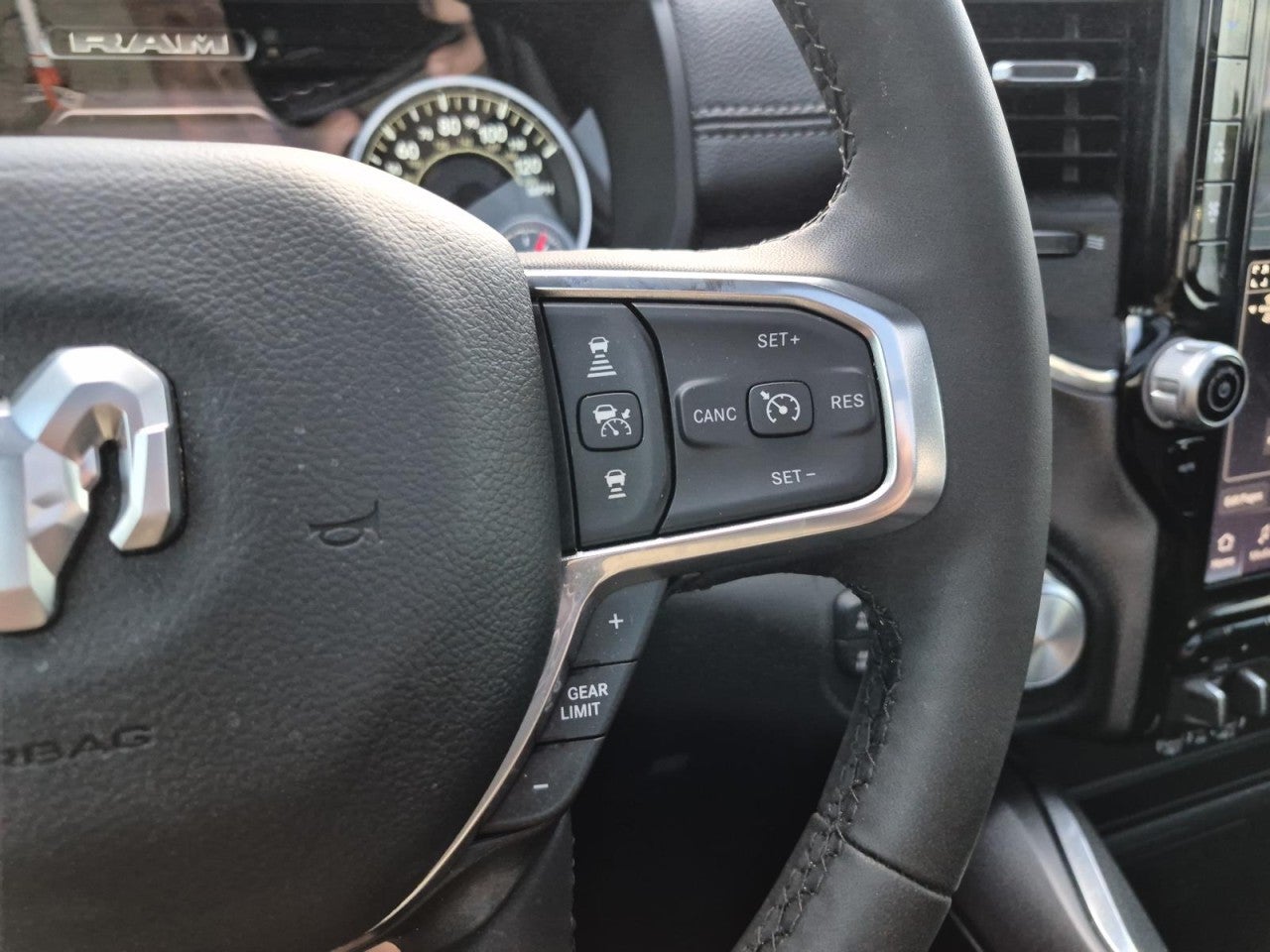 2025 RAM 1500 Laramie Crew Cab 4x4 5'7" Box