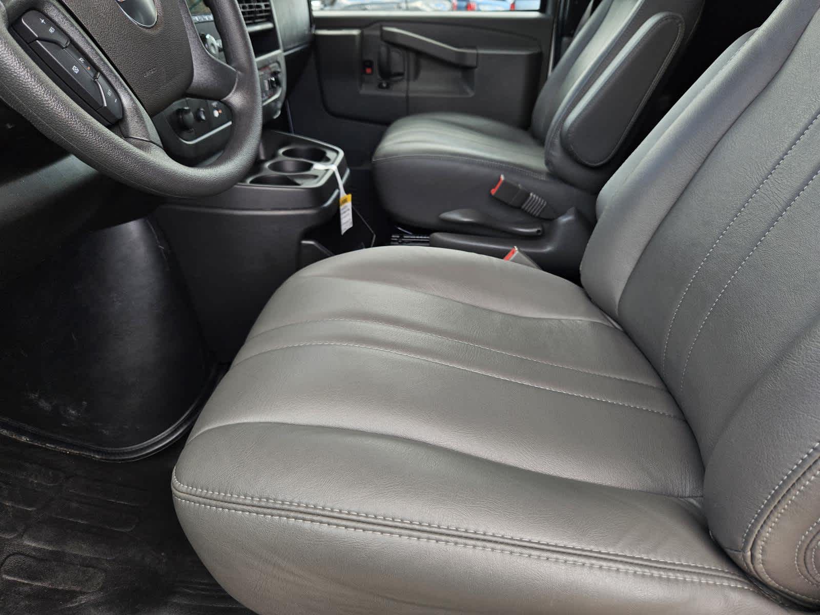 2025 GMC Savana Cargo 2500 Work Van