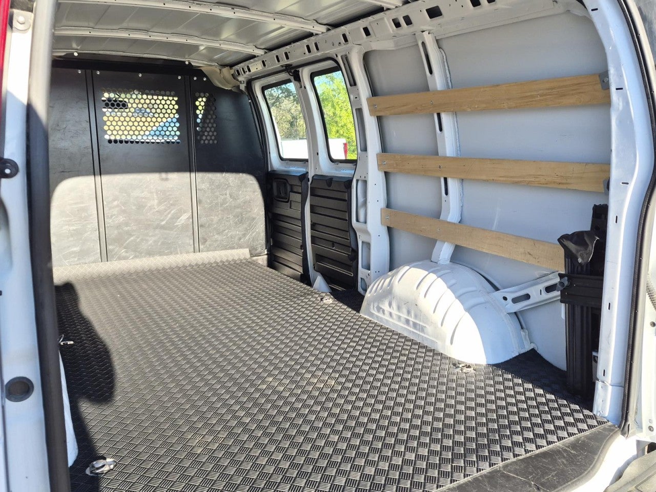 2024 GMC Savana Cargo 2500 Work Van