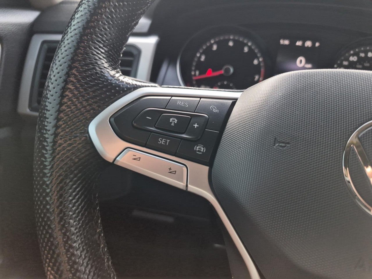 2021 Volkswagen Atlas 3.6L V6 SE w/Technology R-Line