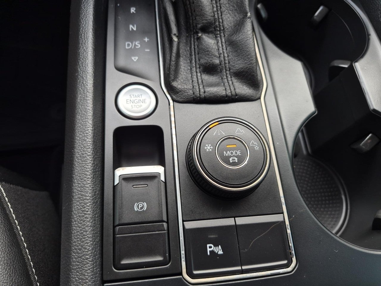 2021 Volkswagen Atlas 3.6L V6 SE w/Technology R-Line