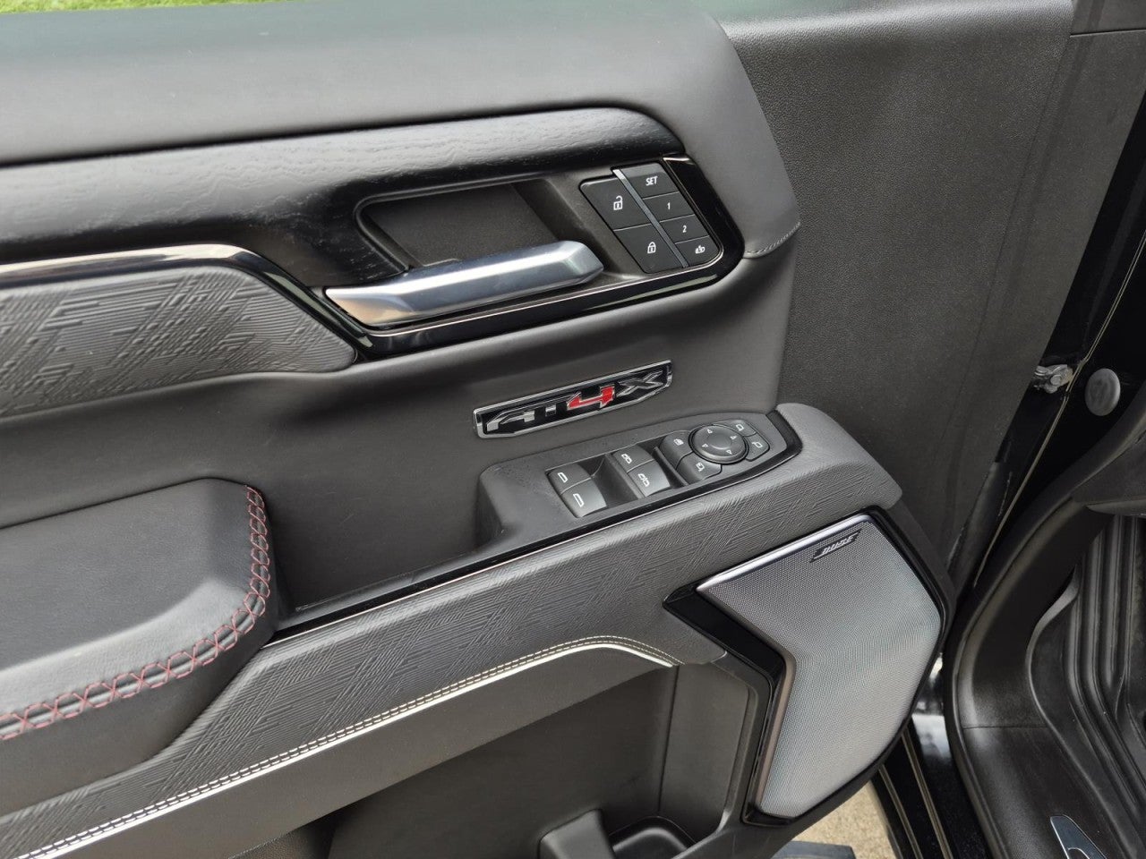 2024 GMC Sierra 1500 AT4X