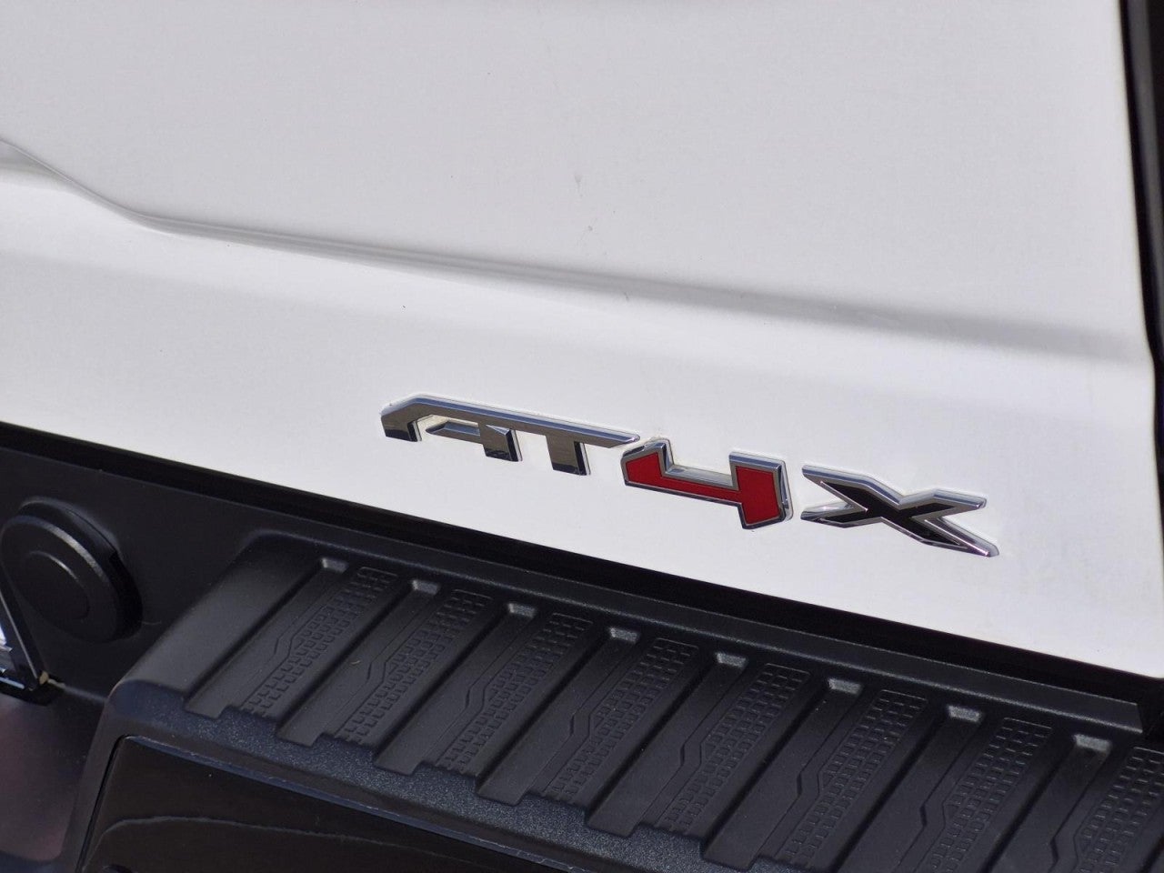 2023 GMC Sierra 1500 AT4X