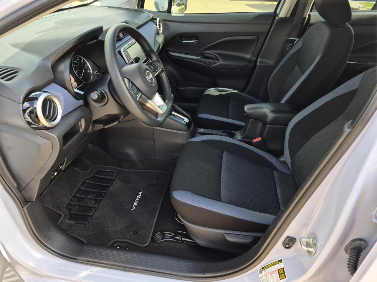 2023 Nissan Versa SV