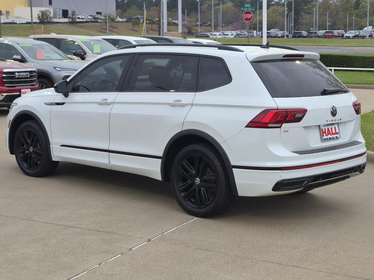 2022 Volkswagen Tiguan 2.0T SE R-Line Black