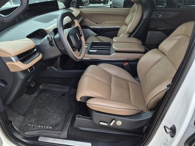 2025 Lincoln Navigator Black Label