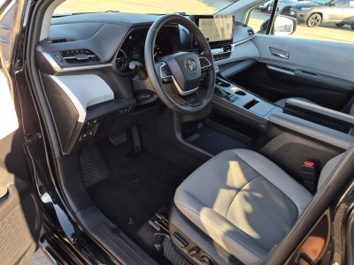 2025 Toyota Sienna XLE
