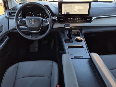 2025 Toyota Sienna XLE