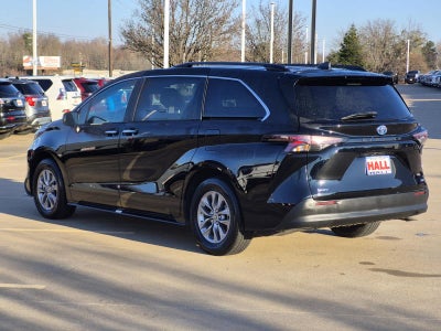 2025 Toyota Sienna XLE