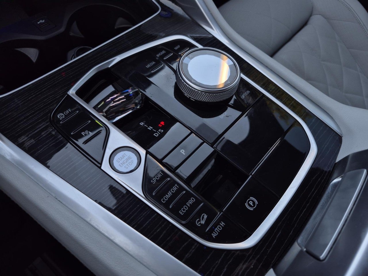 2024 BMW X6 xDrive40i