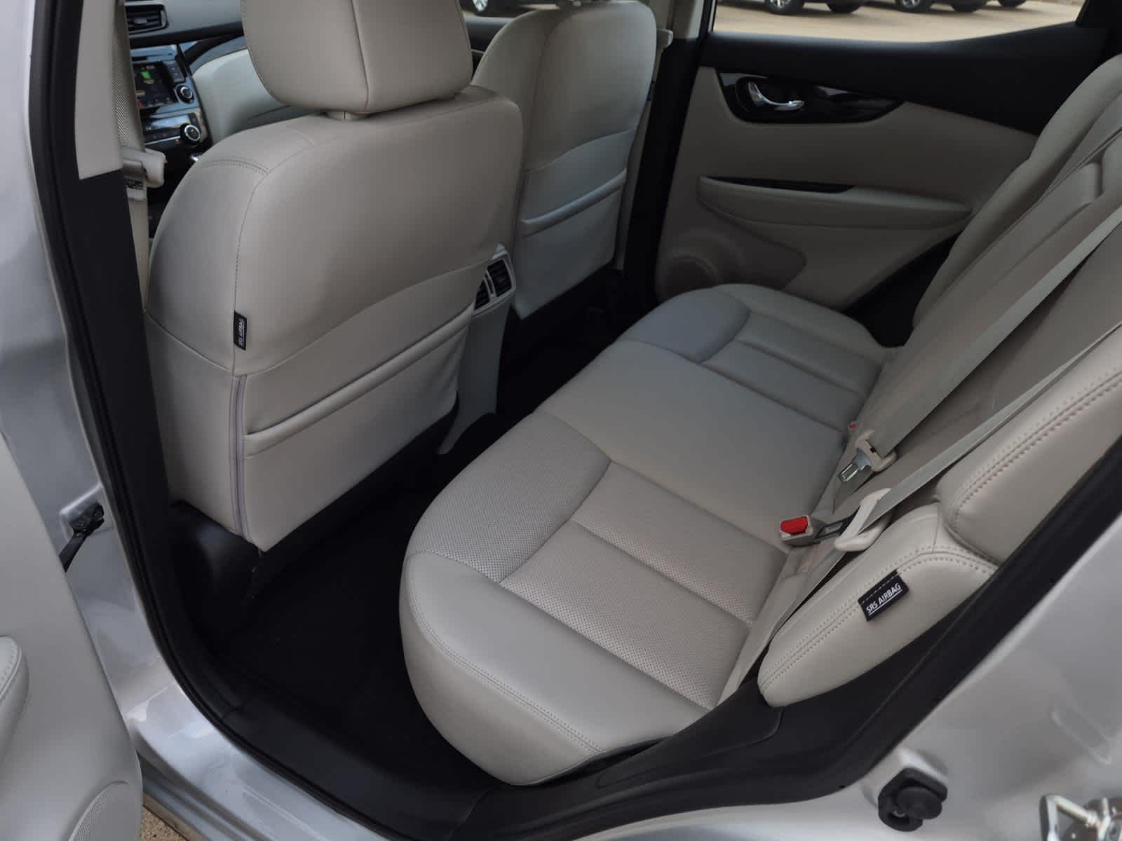 2022 Nissan Rogue Sport SL FWD Xtronic CVT