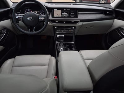 2020 Kia Cadenza Technology