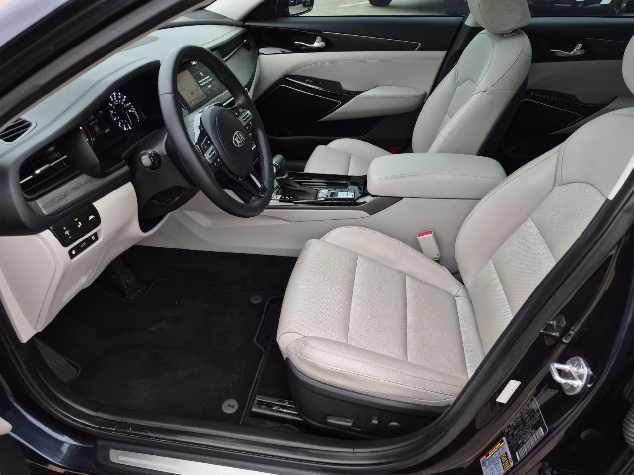 2020 Kia Cadenza Technology