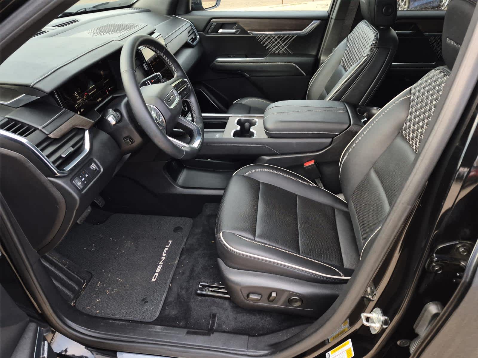 2025 GMC Acadia Denali