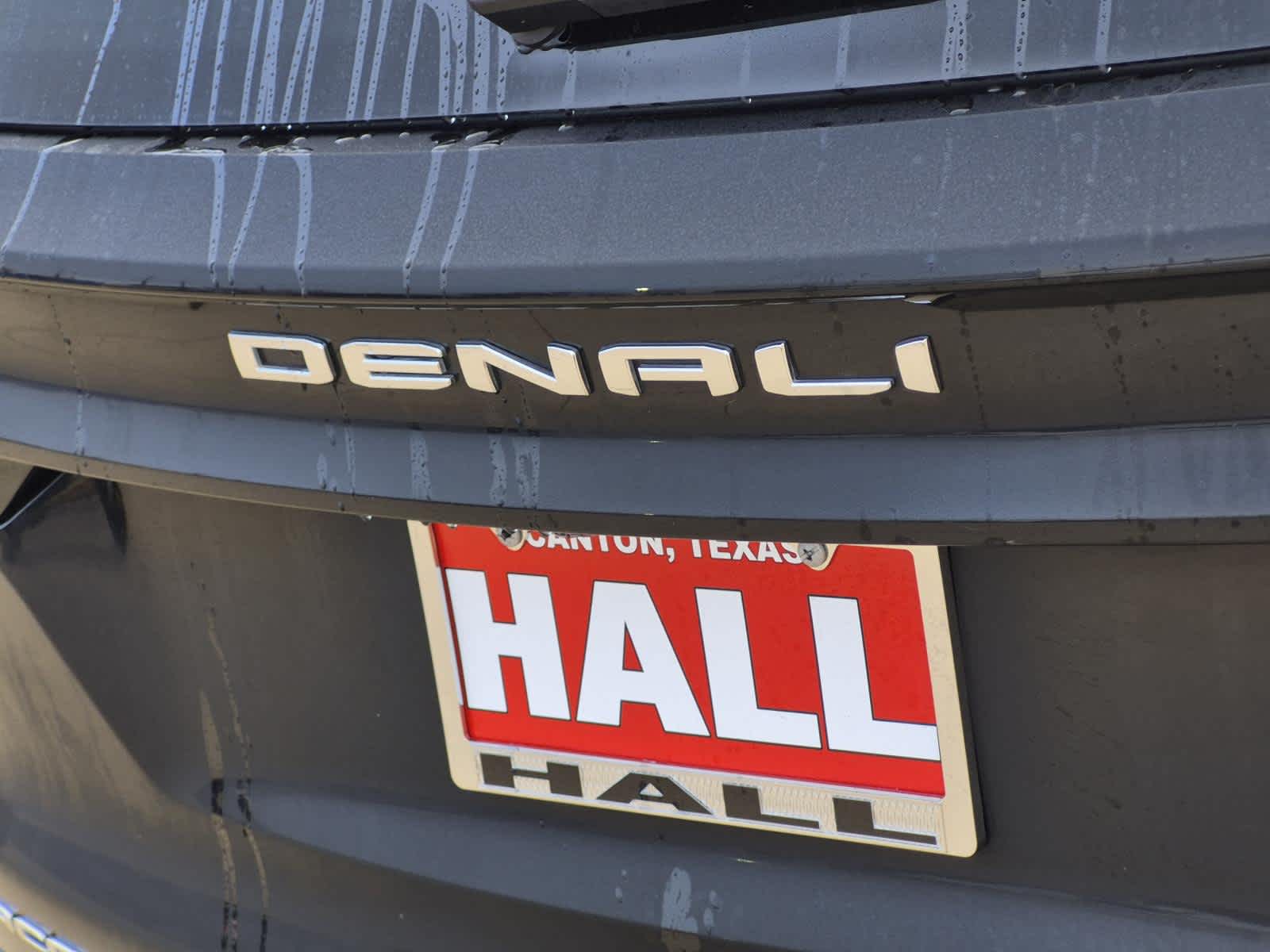 2025 GMC Acadia Denali