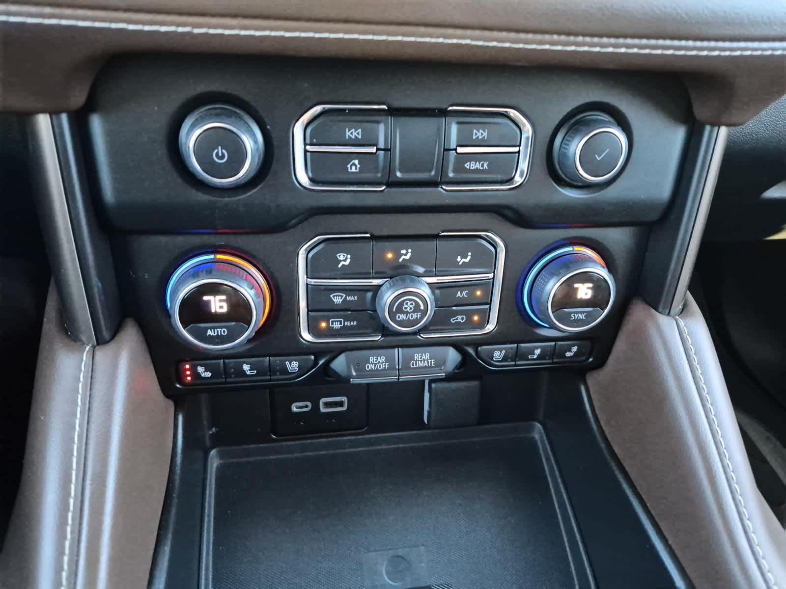 2022 Chevrolet Suburban High Country