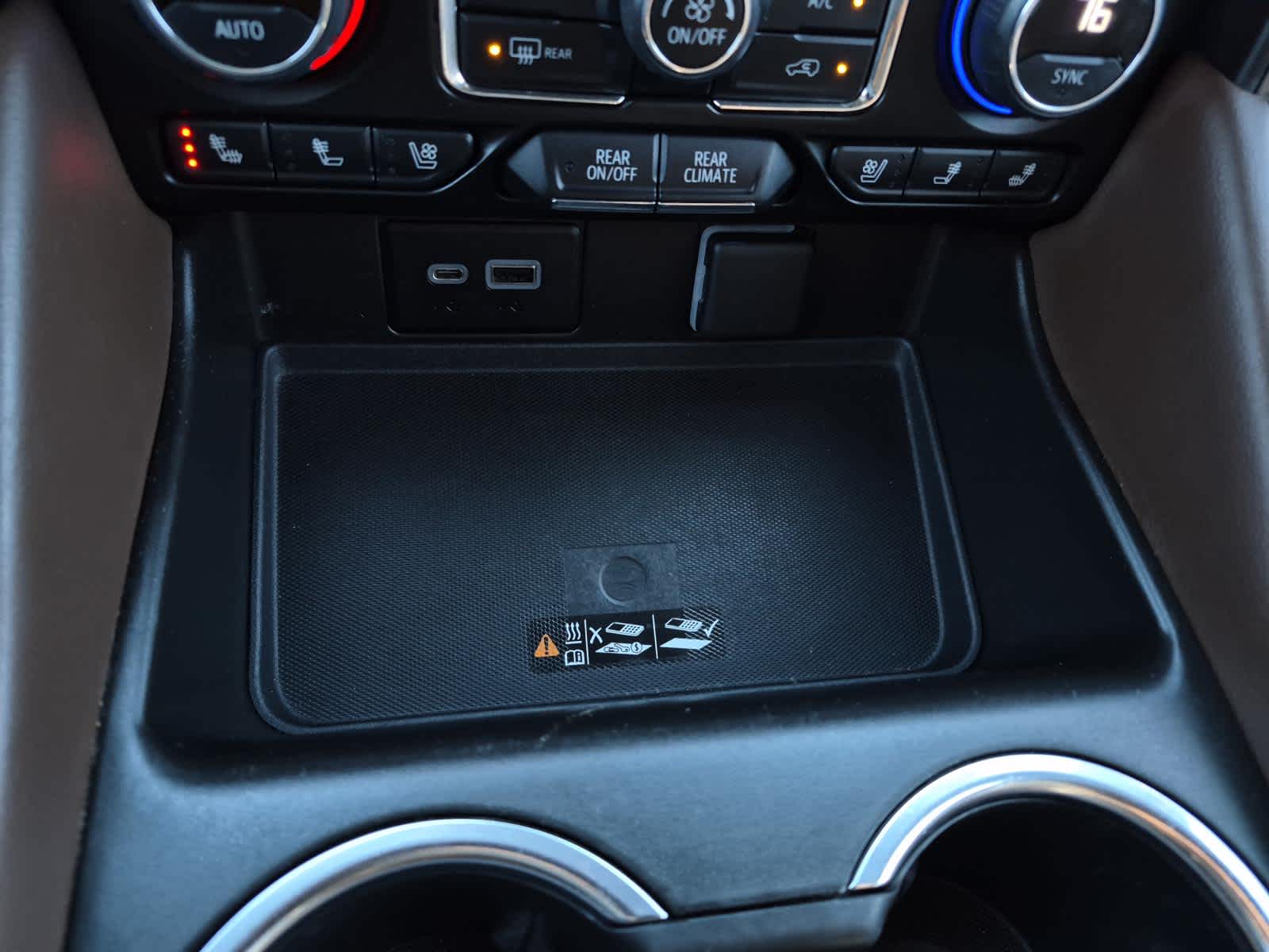 2022 Chevrolet Suburban High Country