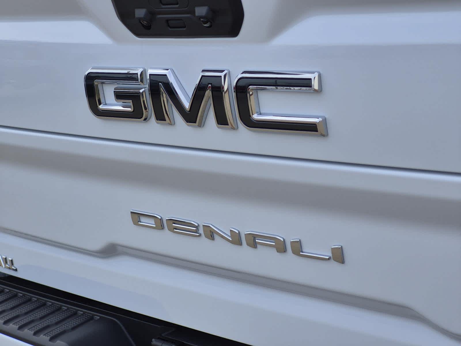 2026 GMC Sierra 3500 HD Denali Ultimate DRW
