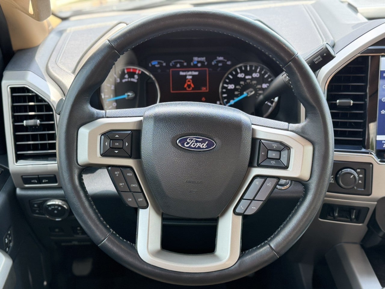 2022 Ford F-350 LARIAT