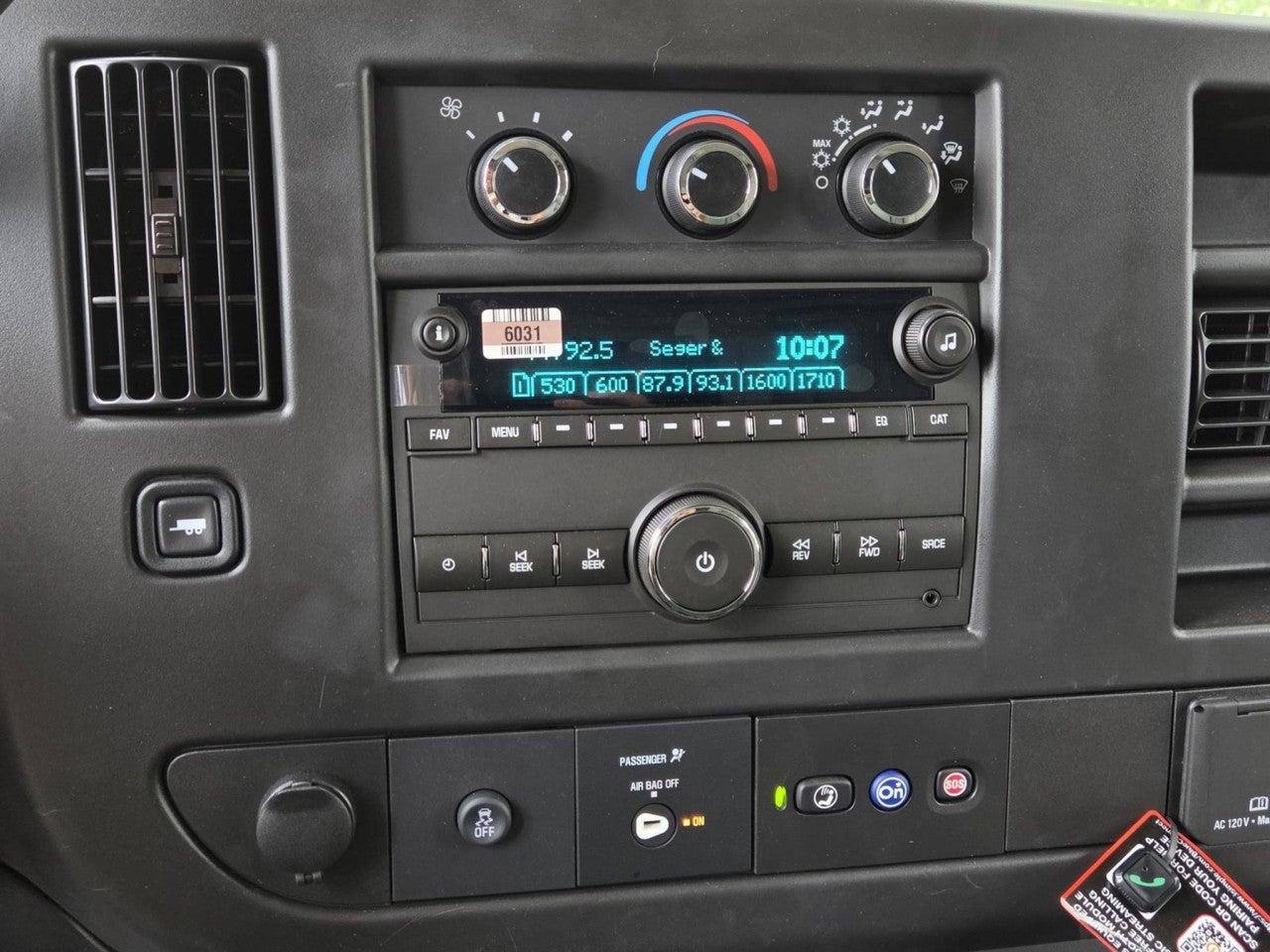 2026 Chevrolet Express Cutaway 3500 1WT