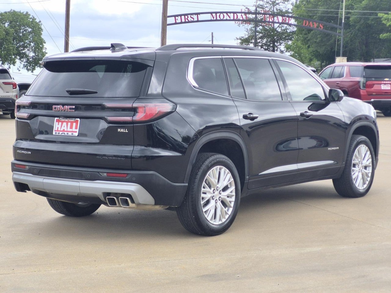 2024 GMC Acadia Elevation