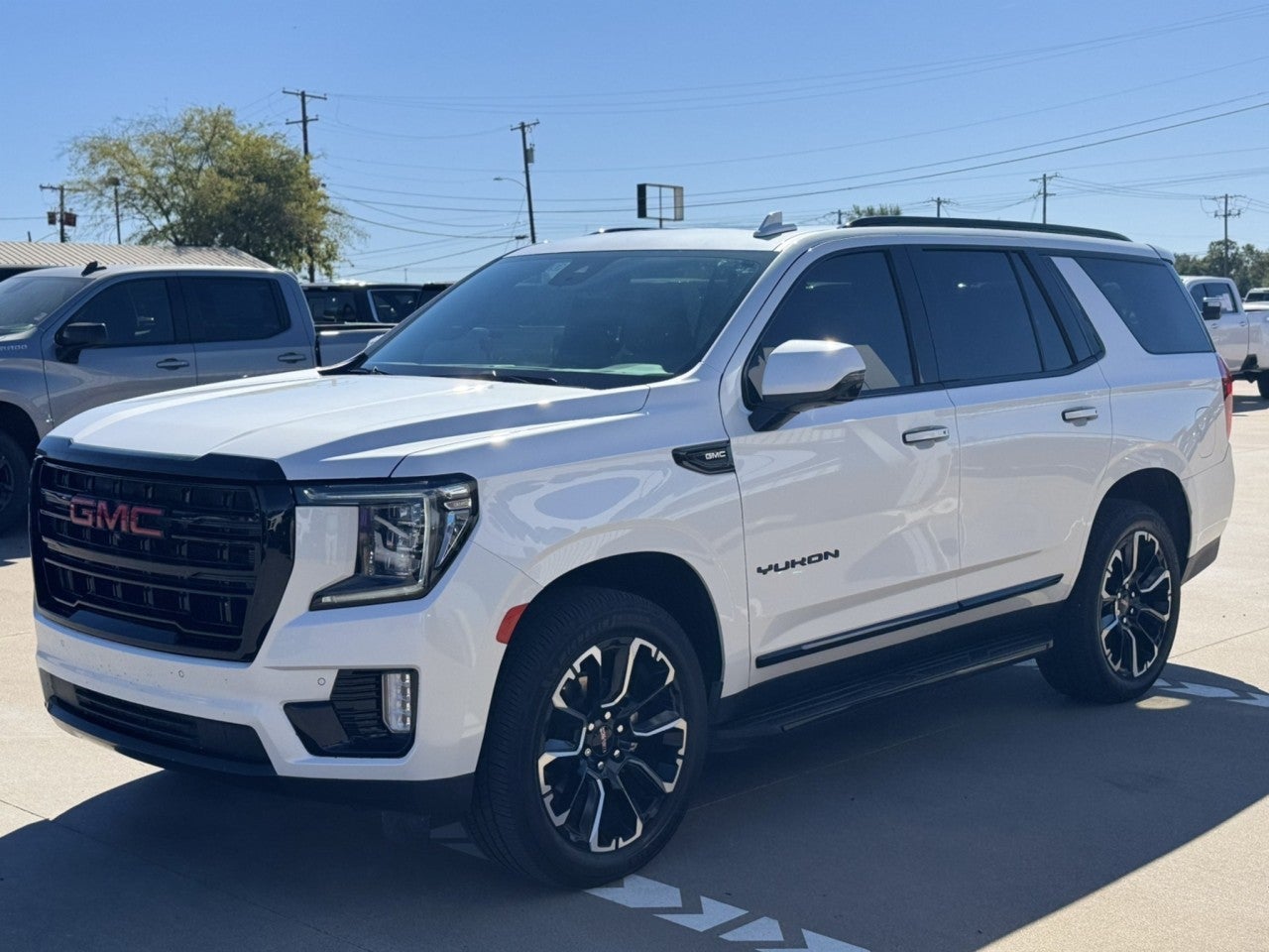 2023 GMC Yukon SLT